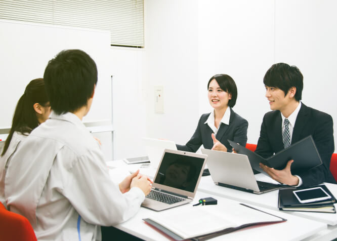 従業員をマネジメント・リードし、課題解決を現場から推進します